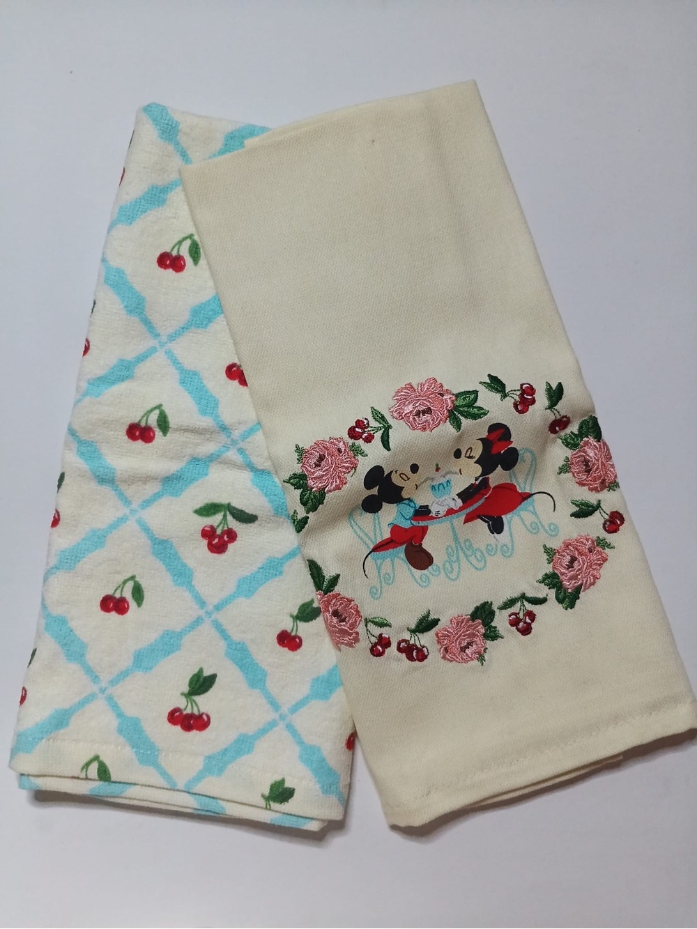 Cute Minnie Mouse Cherry Kitchen Towels - Cream & White